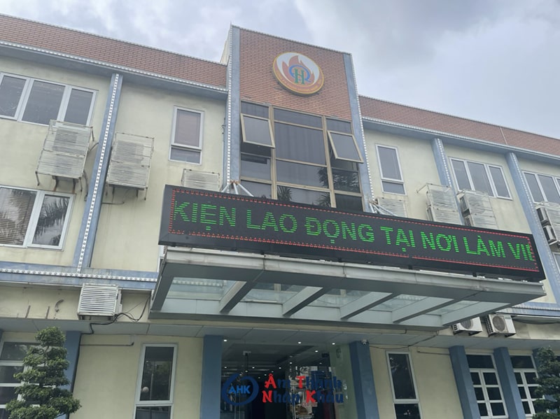 Cửa chính công ty than Quang Hạnh
